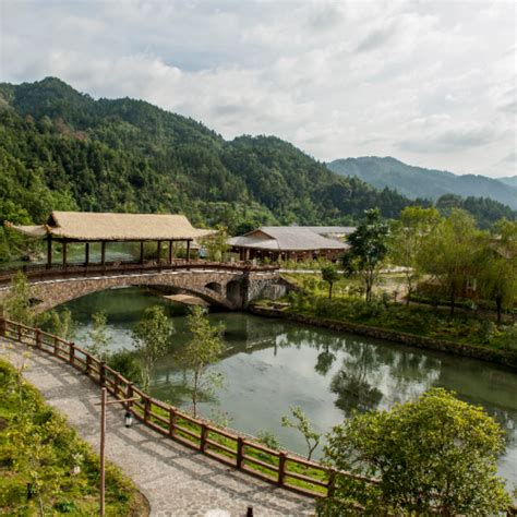 九連山南湖東岸別墅